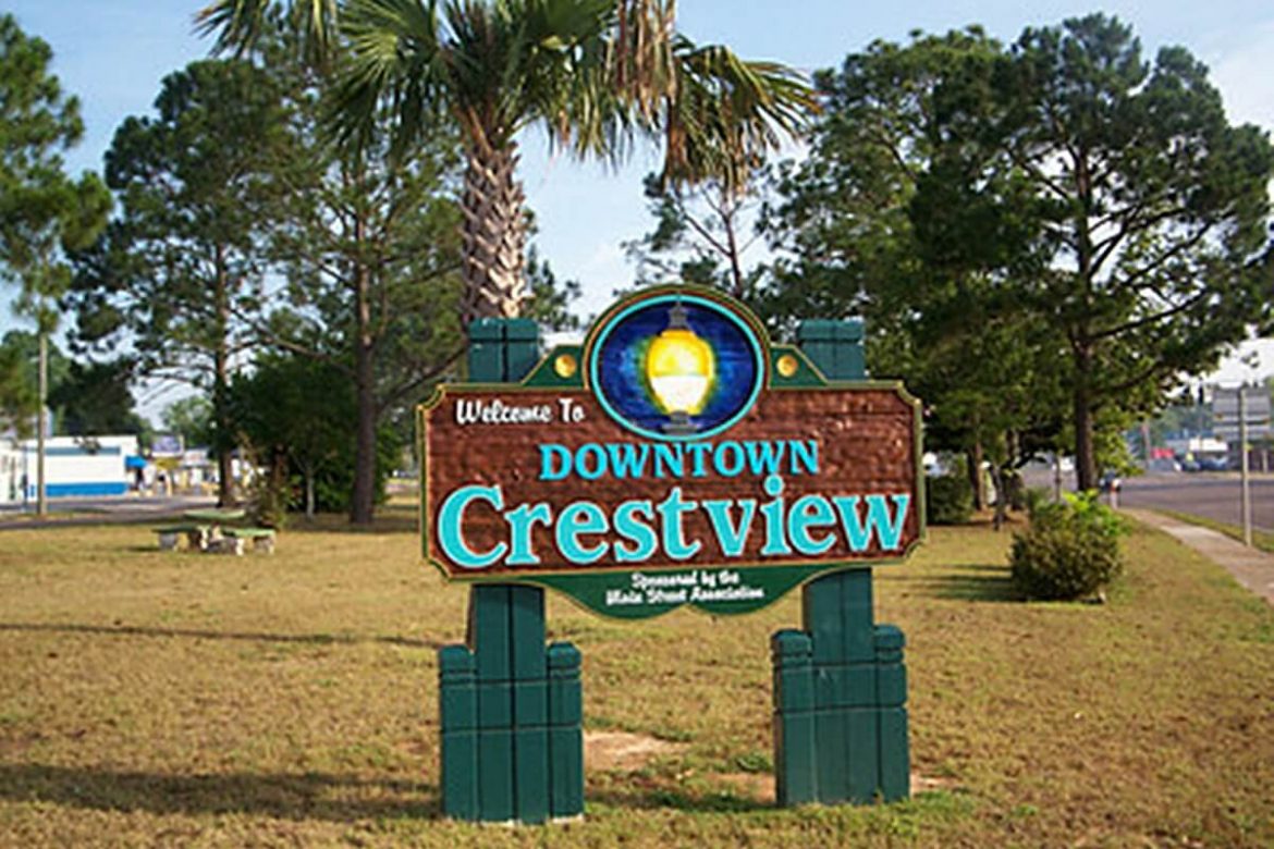 Downtown Crestview Welcome Sign image.